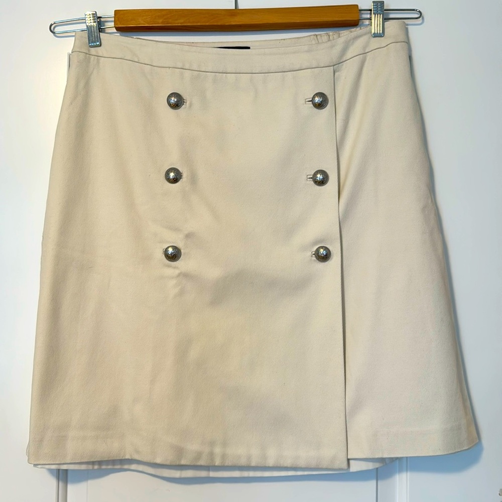 Talbots cream cotton a-line faux wrap skirt with silver sailor button detail